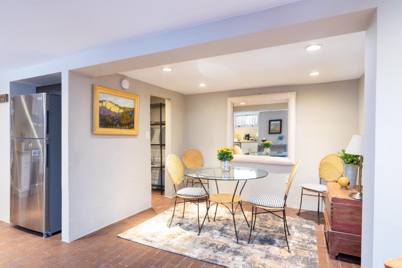 Casa En Canyon, 1 Bedroom, Sleeps 4, Walk To Town * Santa Fe